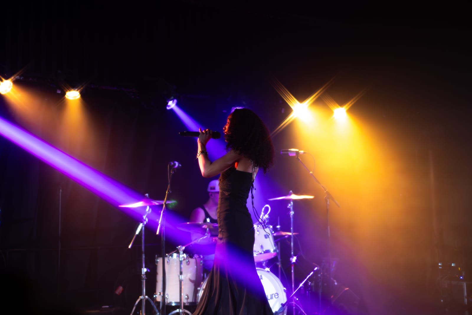 Live concert photography at Longboat Hall, Toronto, ON by Eric Xiao